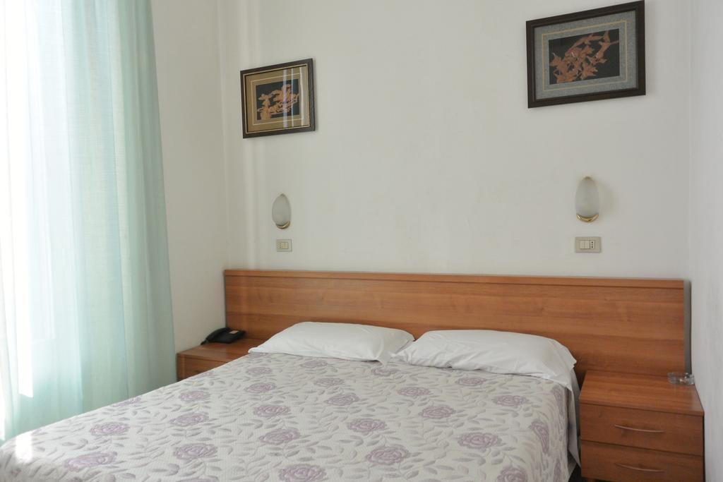 Hotel Oriente ミラノ 部屋 写真